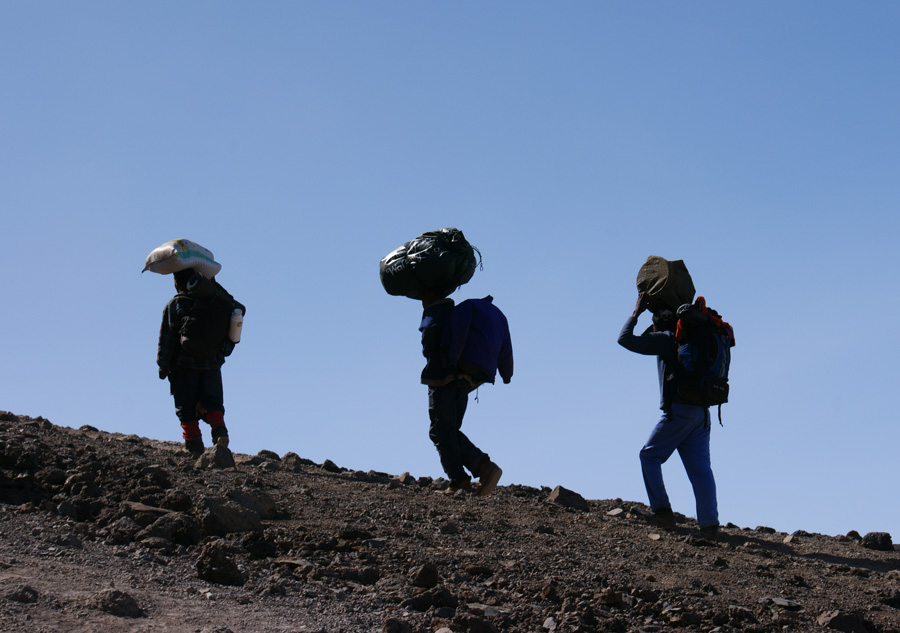 Porters op de Kilimanjaro